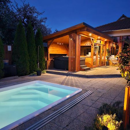 Eden Teljes Haz Hotel อักเทเลค ภายนอก รูปภาพ