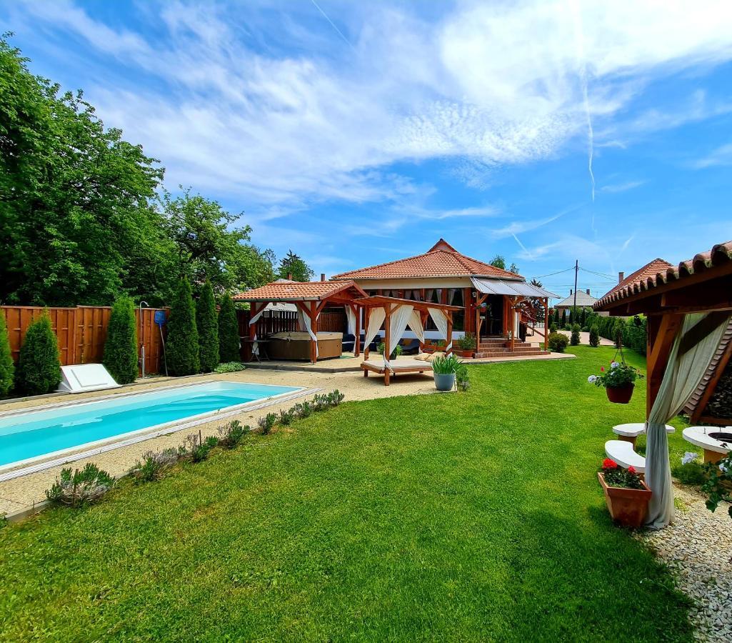 Eden Teljes Haz Hotel อักเทเลค ภายนอก รูปภาพ