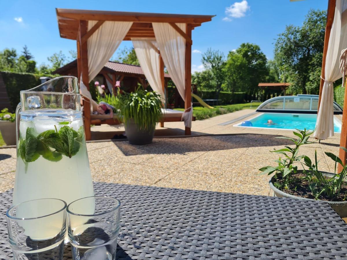 Eden Teljes Haz Hotel อักเทเลค ภายนอก รูปภาพ