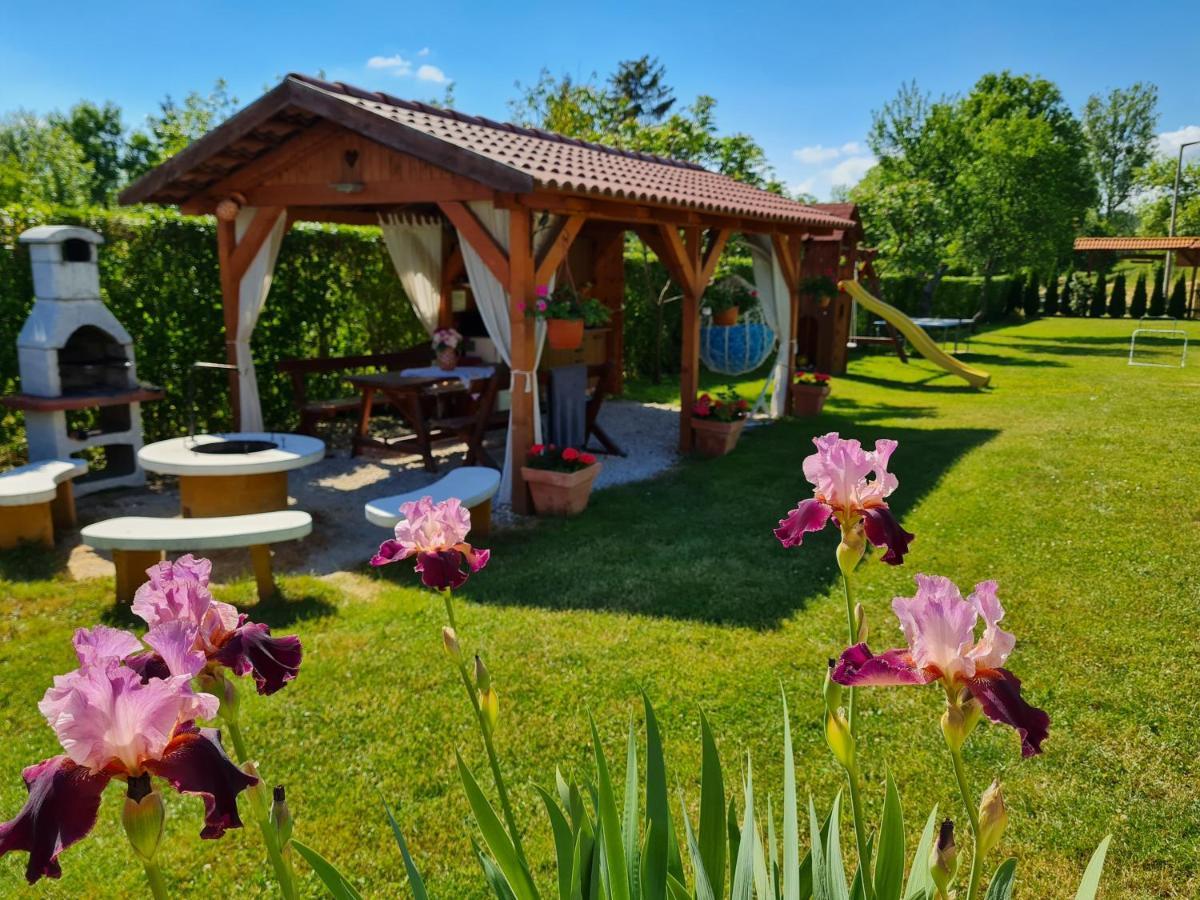 Eden Teljes Haz Hotel อักเทเลค ภายนอก รูปภาพ
