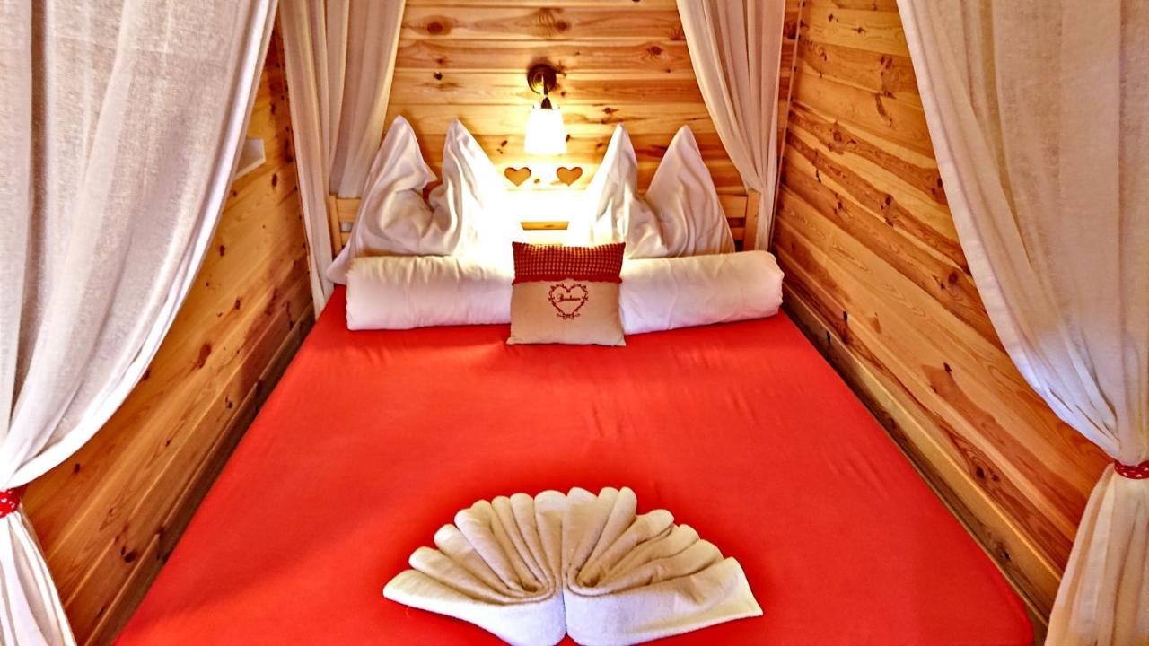Eden Teljes Haz Hotel อักเทเลค ภายนอก รูปภาพ